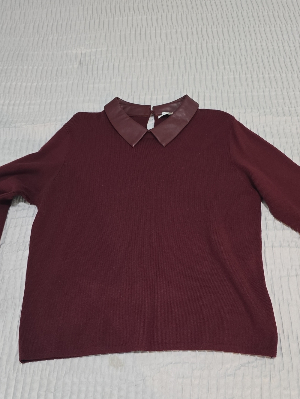 Sioni Burgundy Crewneck Sweater with Faux-Leather Pointed Collar